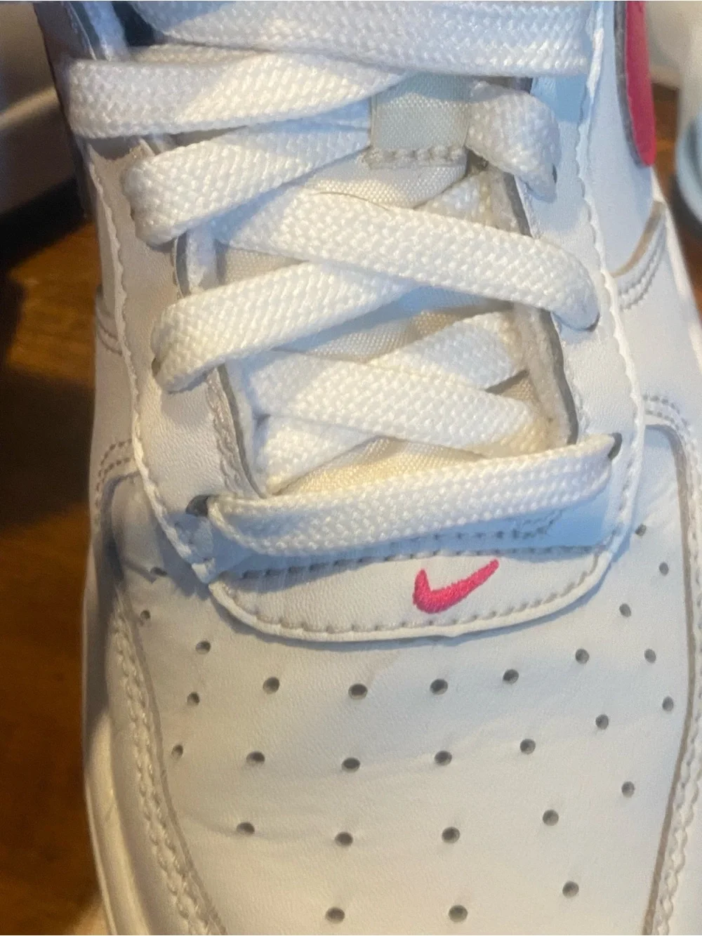 Nike Kids Low-Top Sneakers in White, Black and Hot Pink